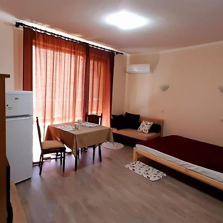 На Море В Сарафово Burgas Exterior foto